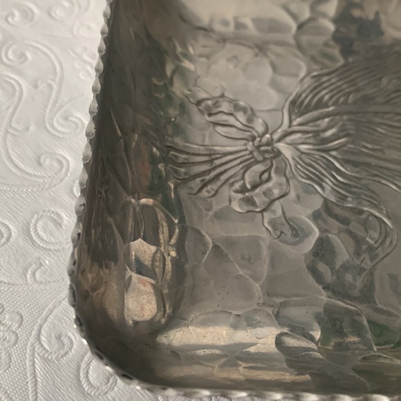 Rodney Kent Tulip Hammered Aluminum Trinket Tray with Handle - Picture 6 of 6